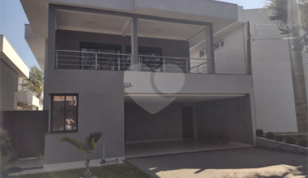 Casa à venda com 4 quartos, sendo 2 suítes,  no condomínio Quebec, São Carlos - SP
