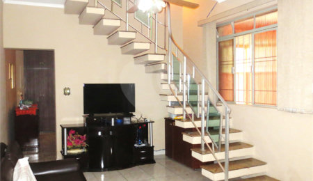 Sobrado à venda com 4 quartos, sendo 1 suíte, em Cambuci, São Paulo, SP