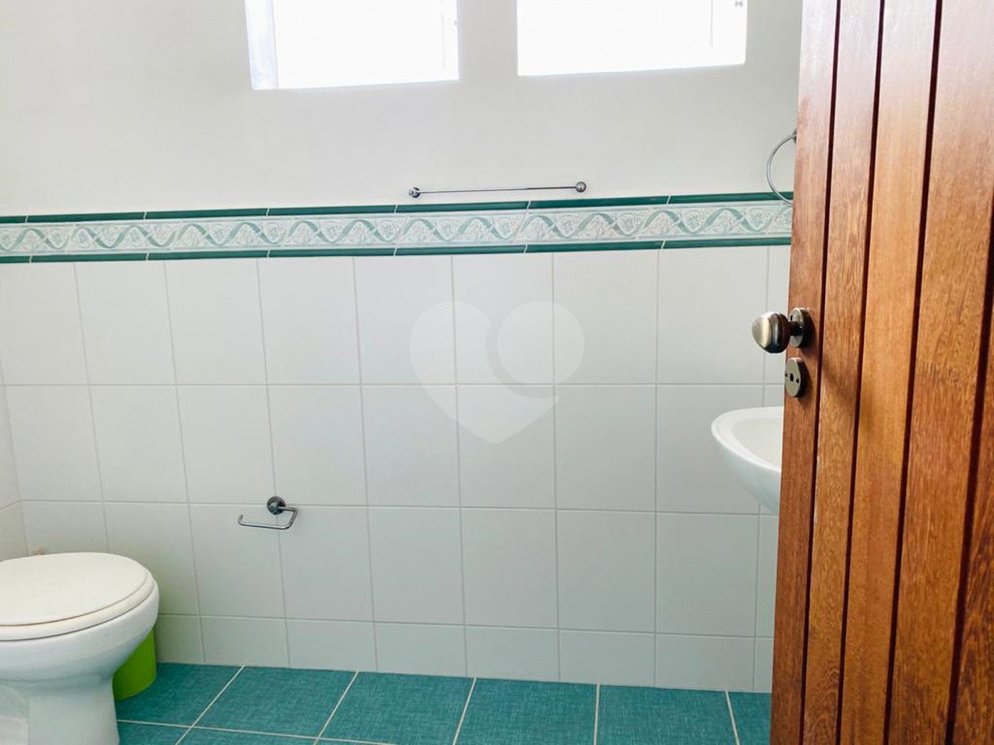 Sobrado à venda com 5 quartos, sendo 1 suíte, em Interlagos, São Paulo, SP
