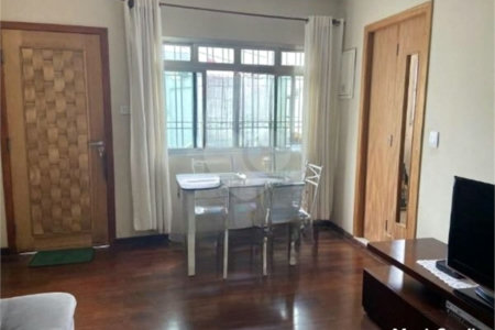 Casa com 180m², 3 dormitórios, sendo 1 suíte, 2 vagas, à venda na Vila Prudente.