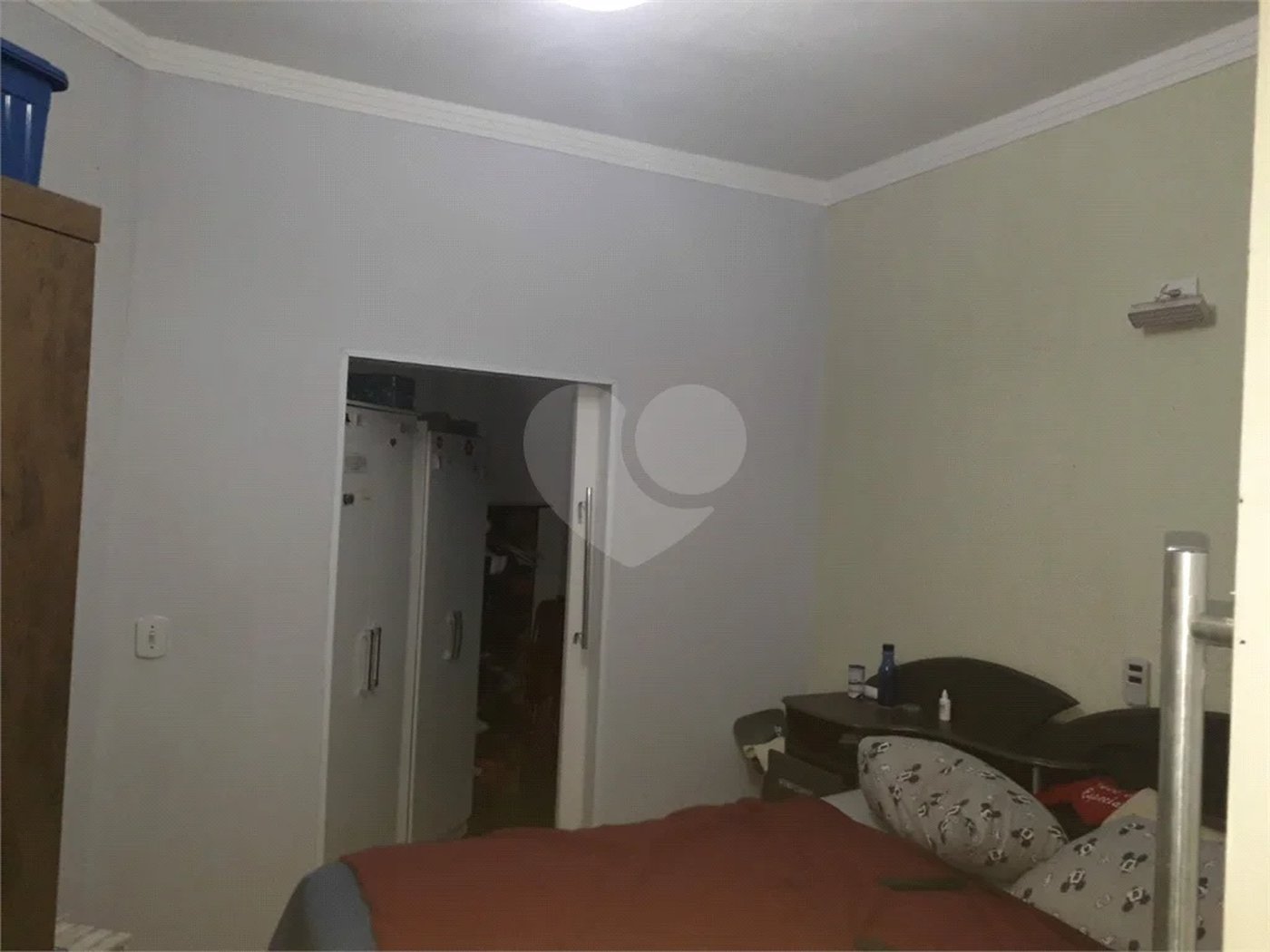 Casa com 260m² , 3 pavimentos , 6 dormitórios , 1 suíte , 3 vagas , a venda no Itaim Paulista.