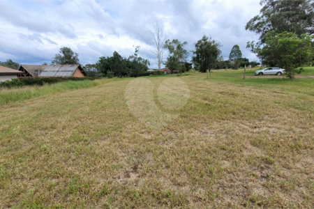 Loteamento Residencial no Condomínio Vila Pinhal do Broa.