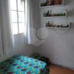 Casa Térrea com 3 dormitórios.