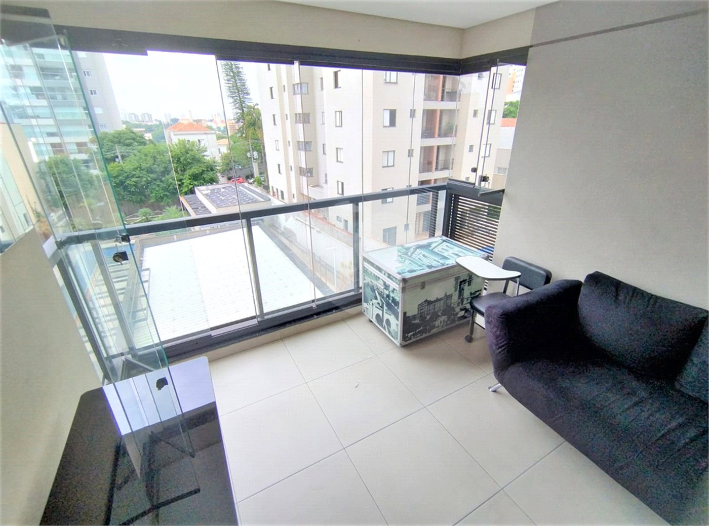 Apartamento de 1 quarto - Vila Mariana - Varanda, - 1 vaga - Lazer e serviços no condomínio.