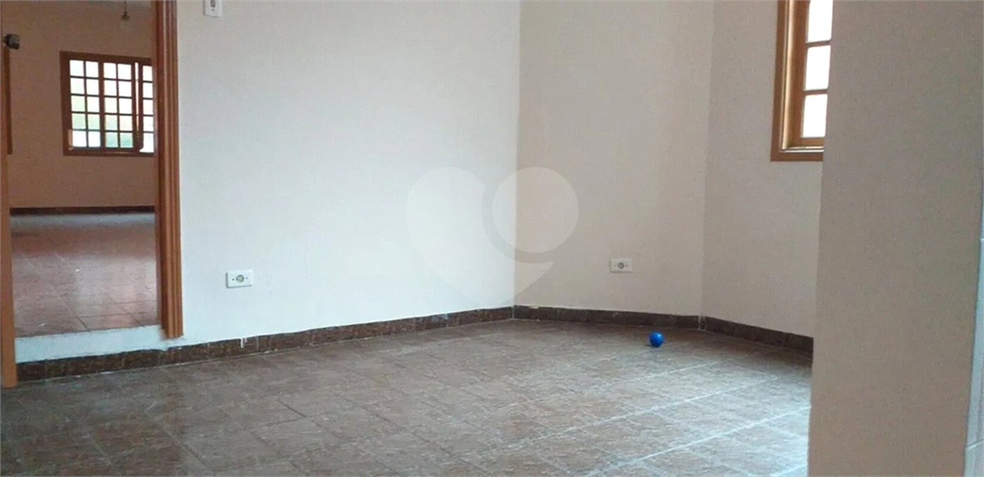 Casa à venda na Vila Carrão, 3 quartos (1 suíte)