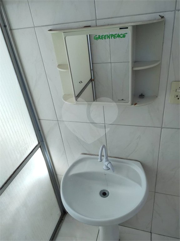 Oportunidade na Sé: Apartamento Reformado e Ensolarado com Localização Estratégica!