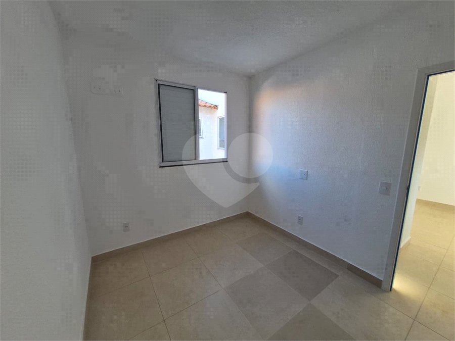 Indaiatuba - Sp - Vila Vic Florença - R$ 290.000,00 - Apartamento de 48m²,, no andar de cima, dois quartos, um banheiro, cozinha e sala, uma vaga de garagem. Condomínio fechado. Apartamento está do jeito que foi entregue . Area de lazer no condominio - Área do condomínio: Churrasqueira