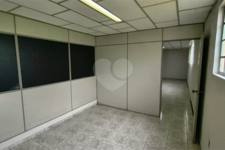 Salão Comercial para Locação em Vinhedo - SP
