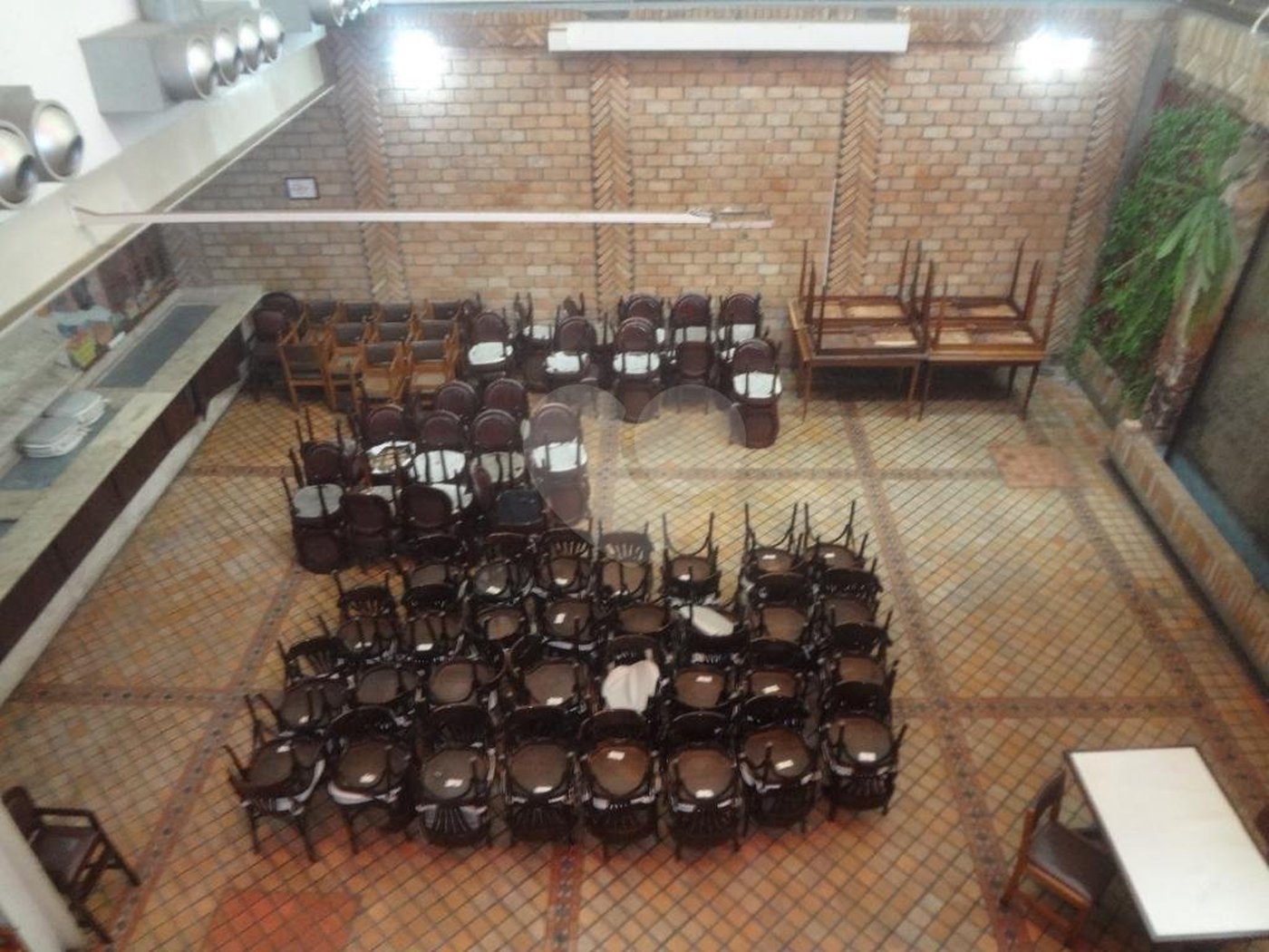 Casa comercial à venda na Rua Treze de Maio
