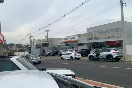 Indaiatuba - Venda - Galpão comercial :- Av Fábio Ferraz Bicudo - Alto padrão na localização e construção - R$ 5.500.000,00 - Em frente ao Day Hospital Indaiatuba - 04 banheiros - 02 copas -05 vagas - Lote 360 metros - Área construída 397 ms - Locação R$ 26.800,00 mais IPTU - R$ 650,00