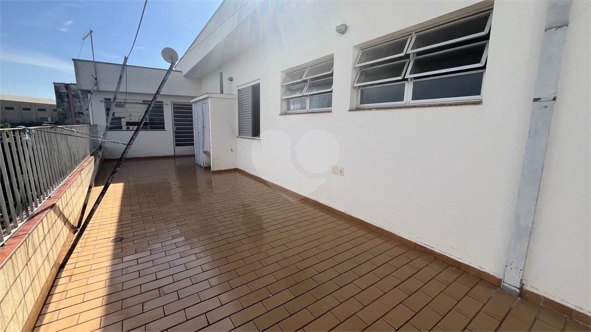 Casa Térrea com 3 dormitórios no Centro de Atibaia