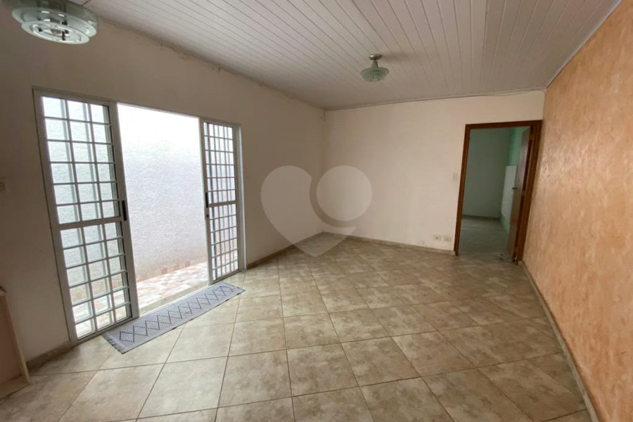 Casa térrea à venda na região do Imirim, 2 dormitórios, 2 vagas de garagem!