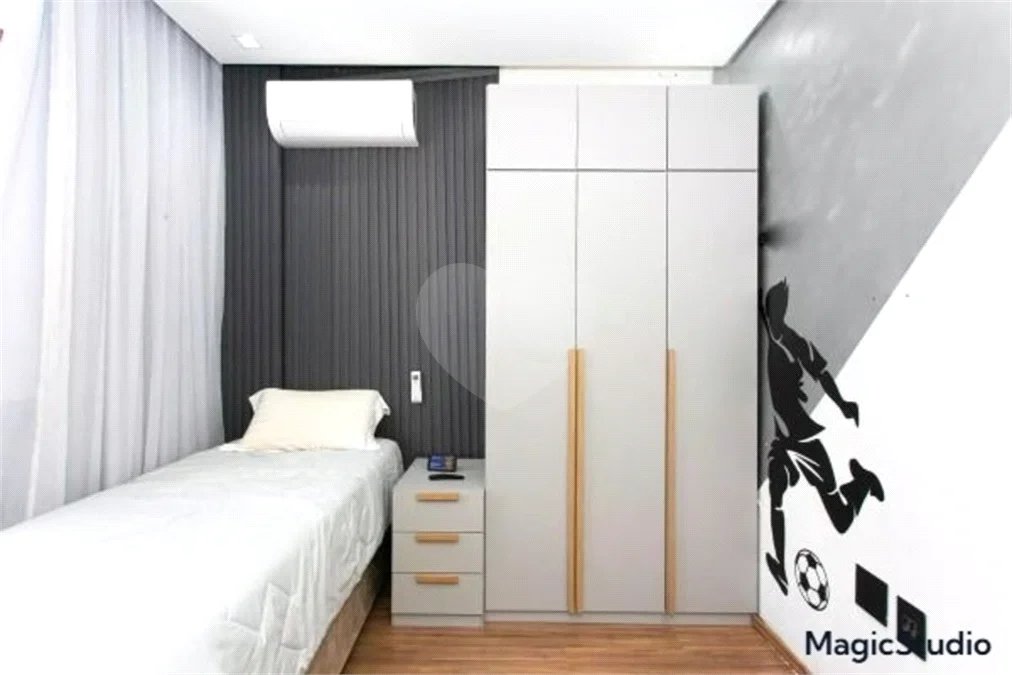 Casa com 153m², 3 dormitórios, sendo 1 suíte, 4 vagas, à venda na Penha.