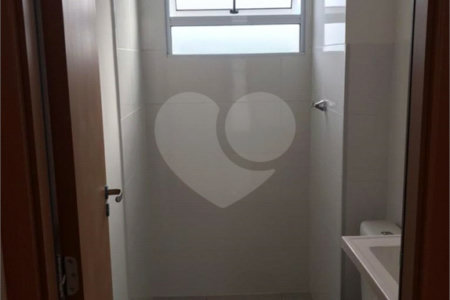 Apartamento no condomínio Monte Berlim