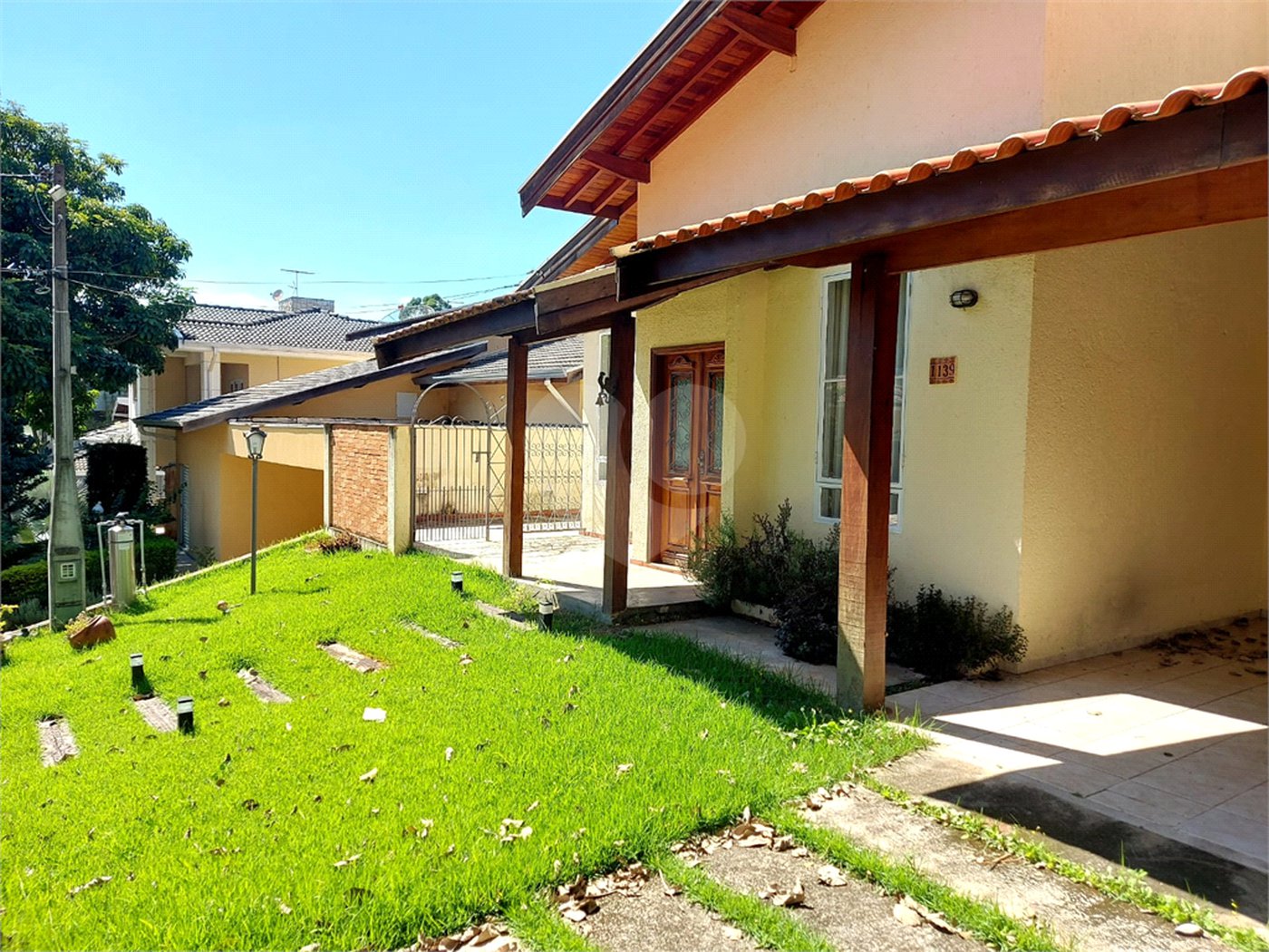 Casa charmosa e elegante localizada no deslumbrante Condomínio Villagio Capriccio Louveira SP