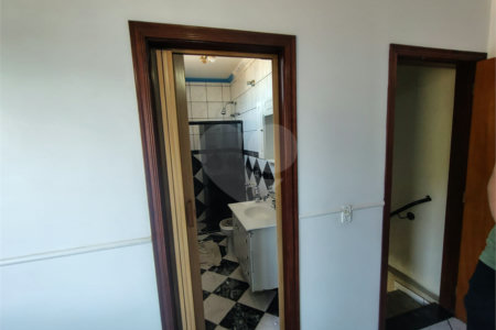 Casa ampla com 3 Quartos e 1 Suíte
