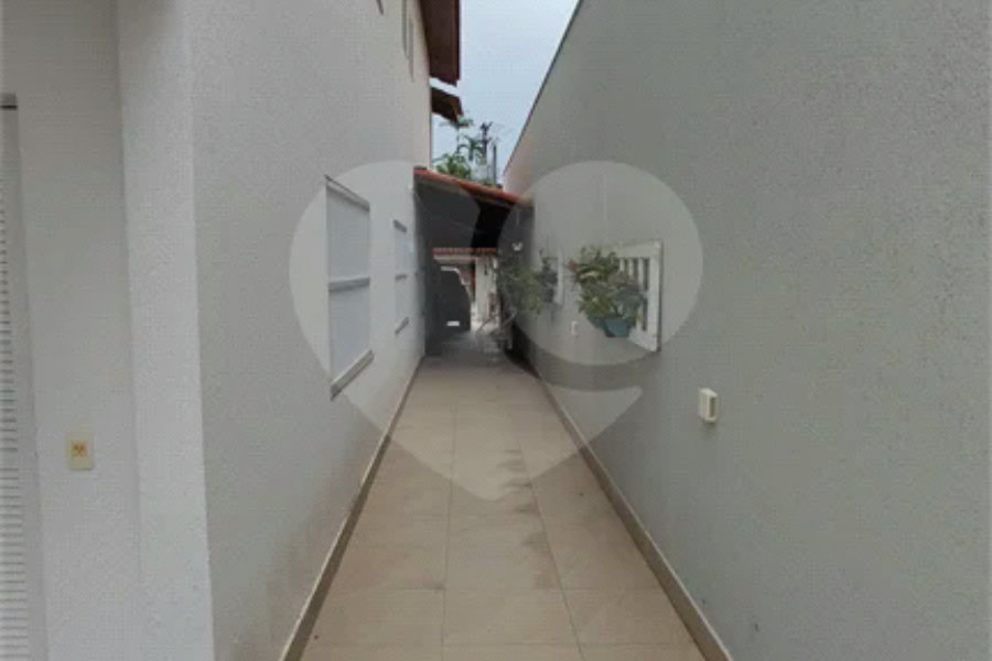 Casa à venda com 2 quartos, sendo 1 suíte, em São Lourenço, Bertioga, SP
