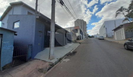 Casa à venda com 3 quartos, sendo 1 suíte, no Centro, São Carlos, SP