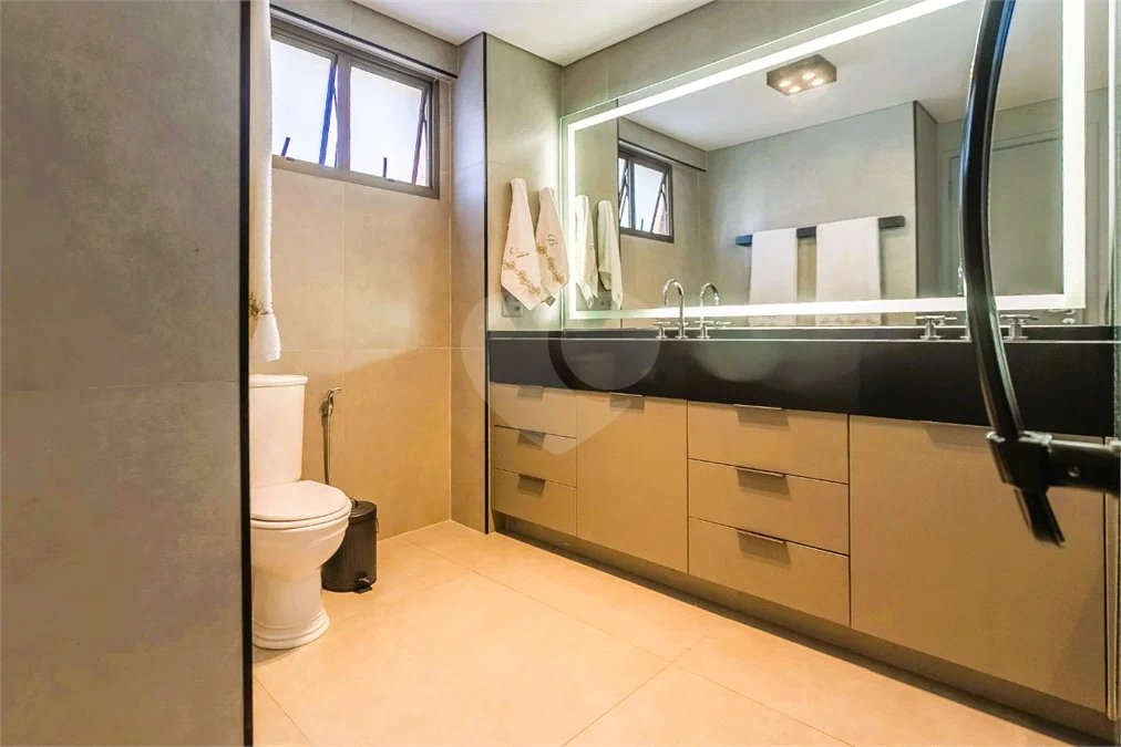 Vila Clementino - Apartamento reformado | 186 m² | 3 suítes | 3 vagas livres