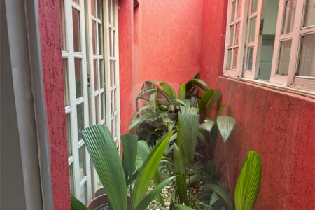 Sobrado a venda na Mooca, com 120m2, 2 dormitórios e 2 vagas - Estuda permuta.