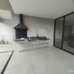 Casa exclusiva em Atibaia de alto padrão com 3 suítes, piscina, espaço gourmet, condomínio fechado, aceita financiamento