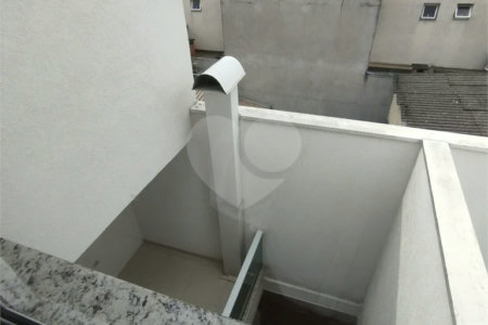 Sobrado à venda, 3 suítes, garagem, a 300 m do metrô Vila Matilde