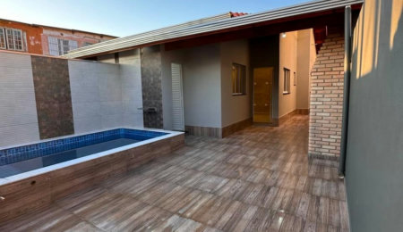 Casa à venda com 2 quartos, sendo 1 suíte, em Loty, Itanhaém, SP