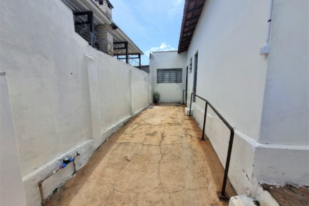 Casa térrea a venda na Vila Lutfalla