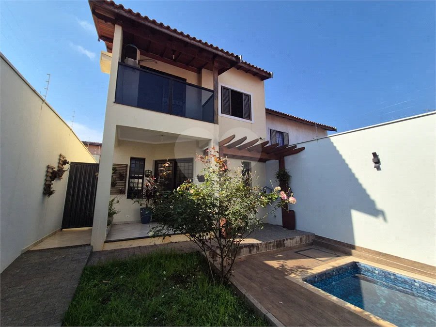 Sobrado à venda com 3 quartos em Vila Industrial, Piracicaba, SP