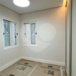 Apartamento com 69 metros todo reformado ao lado da Alameda Lucas em Atibaia.