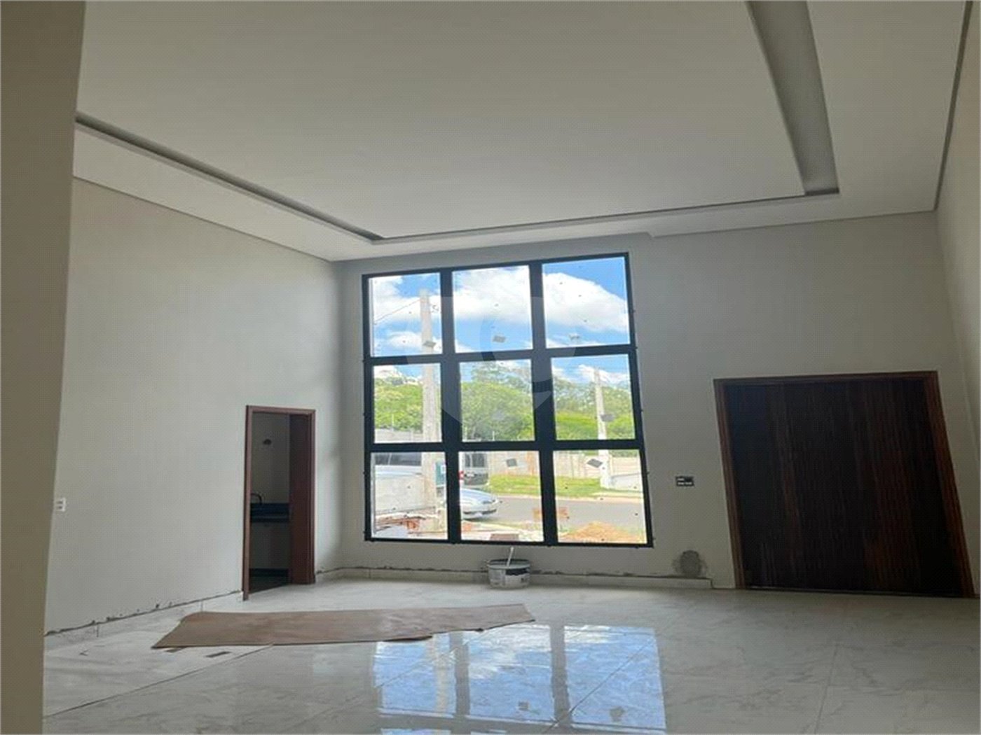 Indaiatuba - Condominio Jardins di Roma - Venda -Locação 0 R$ 10.000,00 mais encargos - condominio - R$ 650,00 - IPTU - R$ 230,00 - Terreno 300ms - construido 170 metros quadrados - Terrea - 3 quartos, uma suíte e uma demi suite , 4 banheiros , piscina - Preparado para água quente até a piscina!!