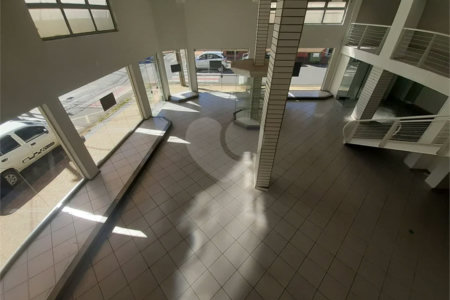 Salão Comercial de Esquina para Locação – Centro de Indaiatuba/SP