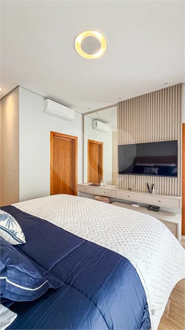 Indaiatuba - HOME DESIGN - Casa Térrea - Condomínio Paradiso - 420 m² de terreno - 307,19 m² de área construída - 3 suítes completas, sendo 1 master com closet planejado e banheira de imersão - Sala de TV reversível para 4ª suíte - Sala de estar ampla e varanda gourmet integrada - Cozinha com móve