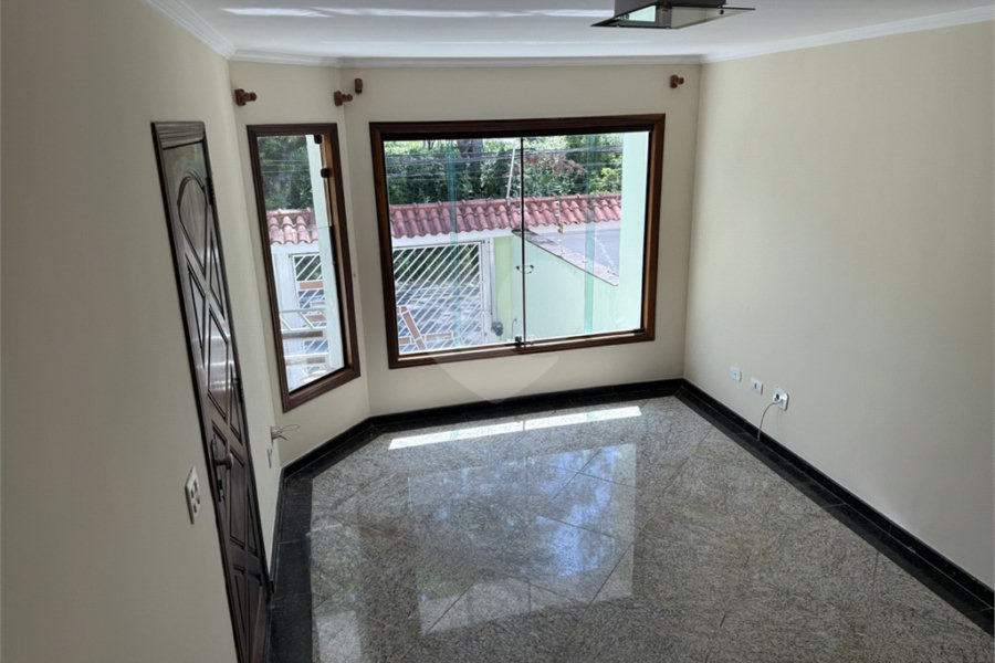 Casa com 3 quartos, 1 suíte, 3 banheiros e vagas de garagem no Tremembé em São Paulo