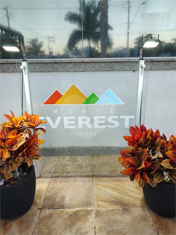 Apartamento no condomínio Monte Everest dispondo de 48m²
