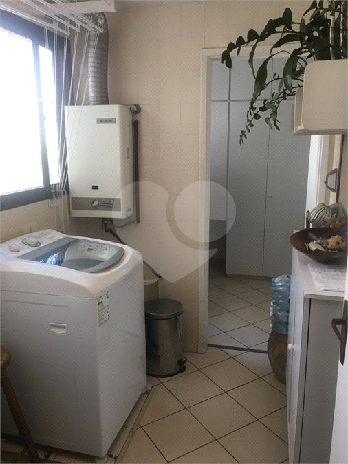 Campo Belo: Elegante Apartamento de 113 m² com Suíte e 2 Vagas em Localização Privilegiada
