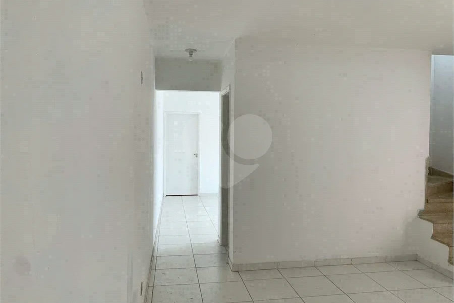 Casa espaçosa com 3 quartos, suíte, quintal e 2 vagas na Vila Santa Catarina