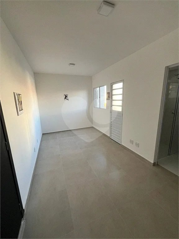 Sobre kitnet com 20 m² para alugar em São Paulo - SP