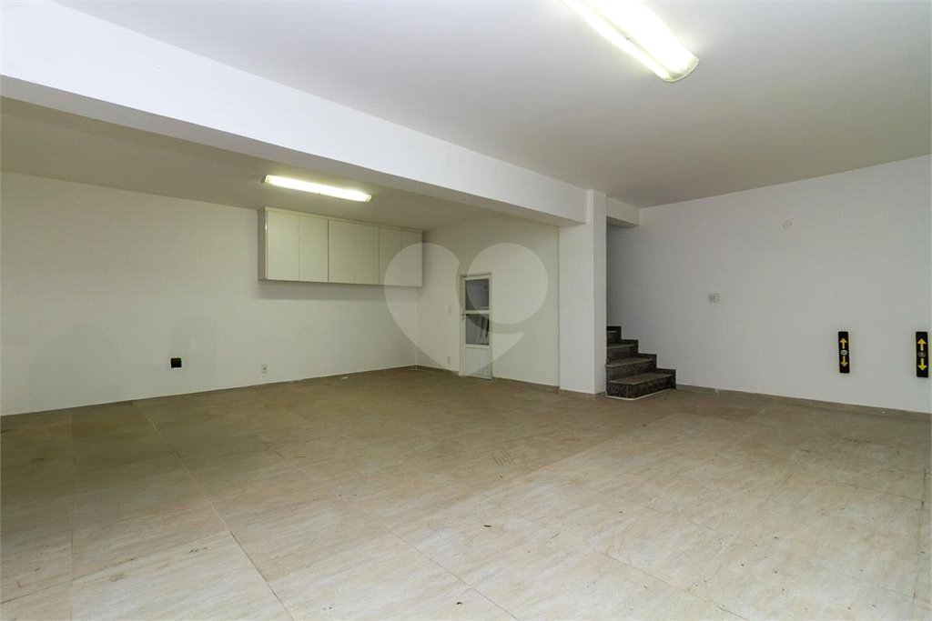 Casa Sobrado à venda com 342 m², 3 dormitórios, sendo 2 suítes, 4 vagas na Vila Mariana - São Paulo.