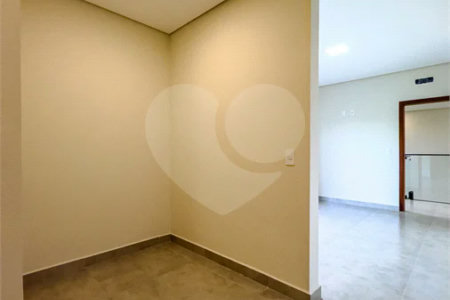 Indaiatuba - Condomínio Milano - Sobrado - 350 m² de terreno - 240 m² de área construída - 4 vagas de garagem, sendo 2 cobertas - Salas de estar e jantar integradas - 3 suítes com closet e varanda no pavimento superior - Escritório no térreo - Espaço gourmet com churrasqueira - Banheiro externo