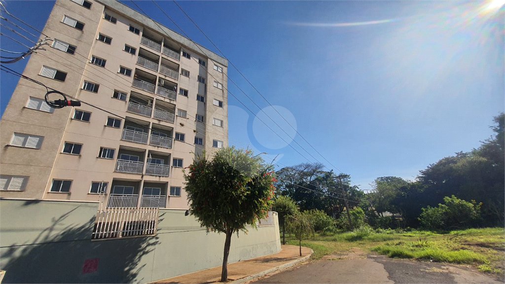 Apartamento a venda de 02 dormitórios
