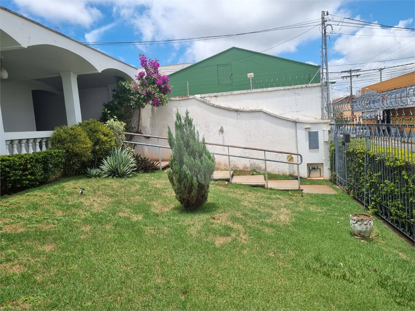 Casa comercial para locação no Centro