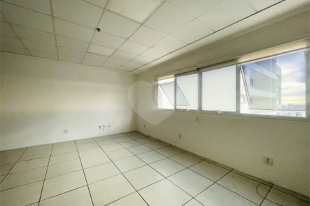 Domo Business - Sala de 62 m² com Planta Diferenciada e Grande Potencial de Personalização!