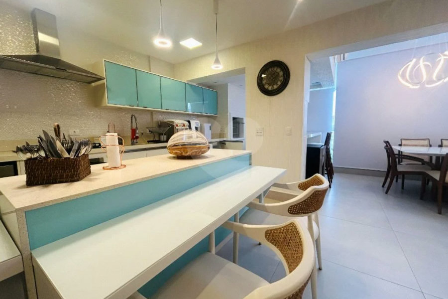 Apartamento à venda com 4 quartos, sendo 1 suíte, em Riviera de São Lourenço, Bertioga, SP