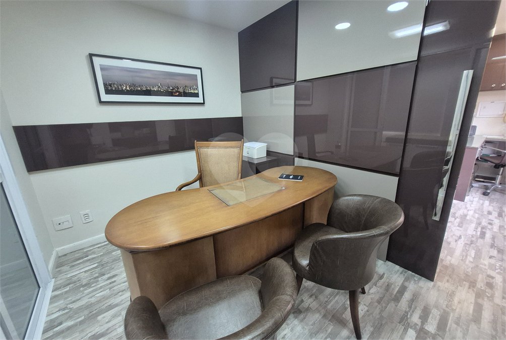 Sala comercial para venda ou locação na Brig.ís Antônio entre Paulista e Parque do Ibirapuera, 70 m², duas vagas de garagem