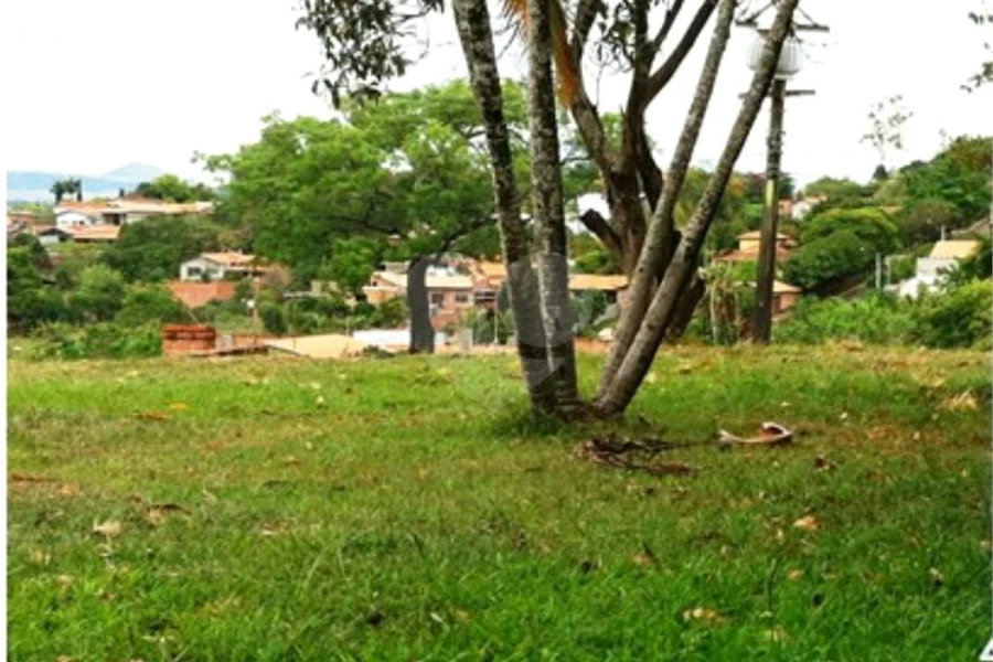 Terreno á venda no bairro Estância Lago Azul em Ártemis.