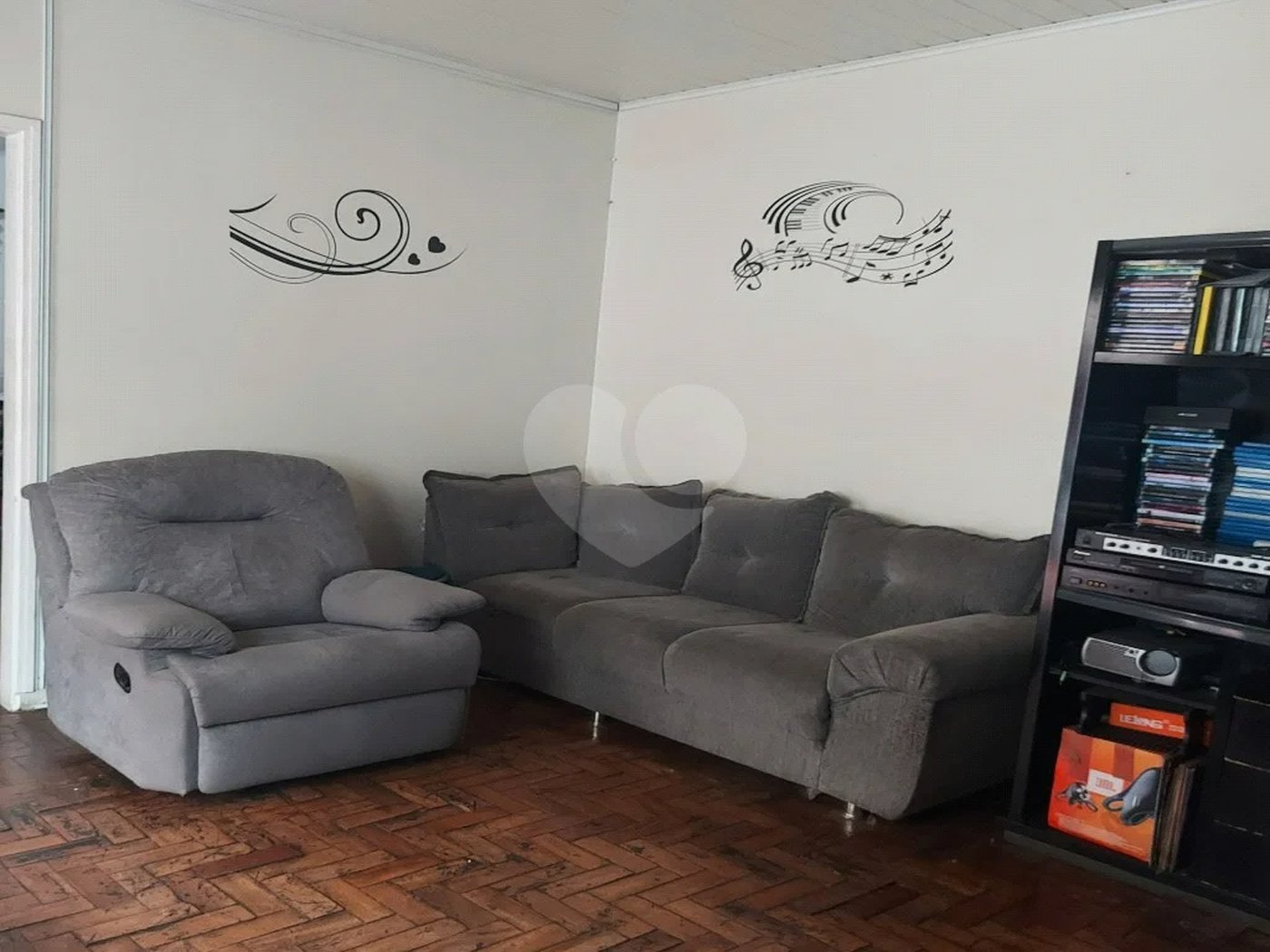 Casa térrea com 300m², 120m² de área construída, 2 quartos, vaga para 3 carros, à venda em Pirituba