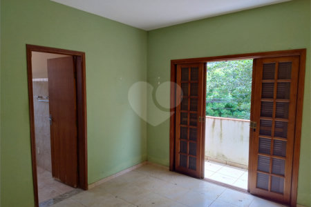 Excelente sobrado para venda no residencial Parati