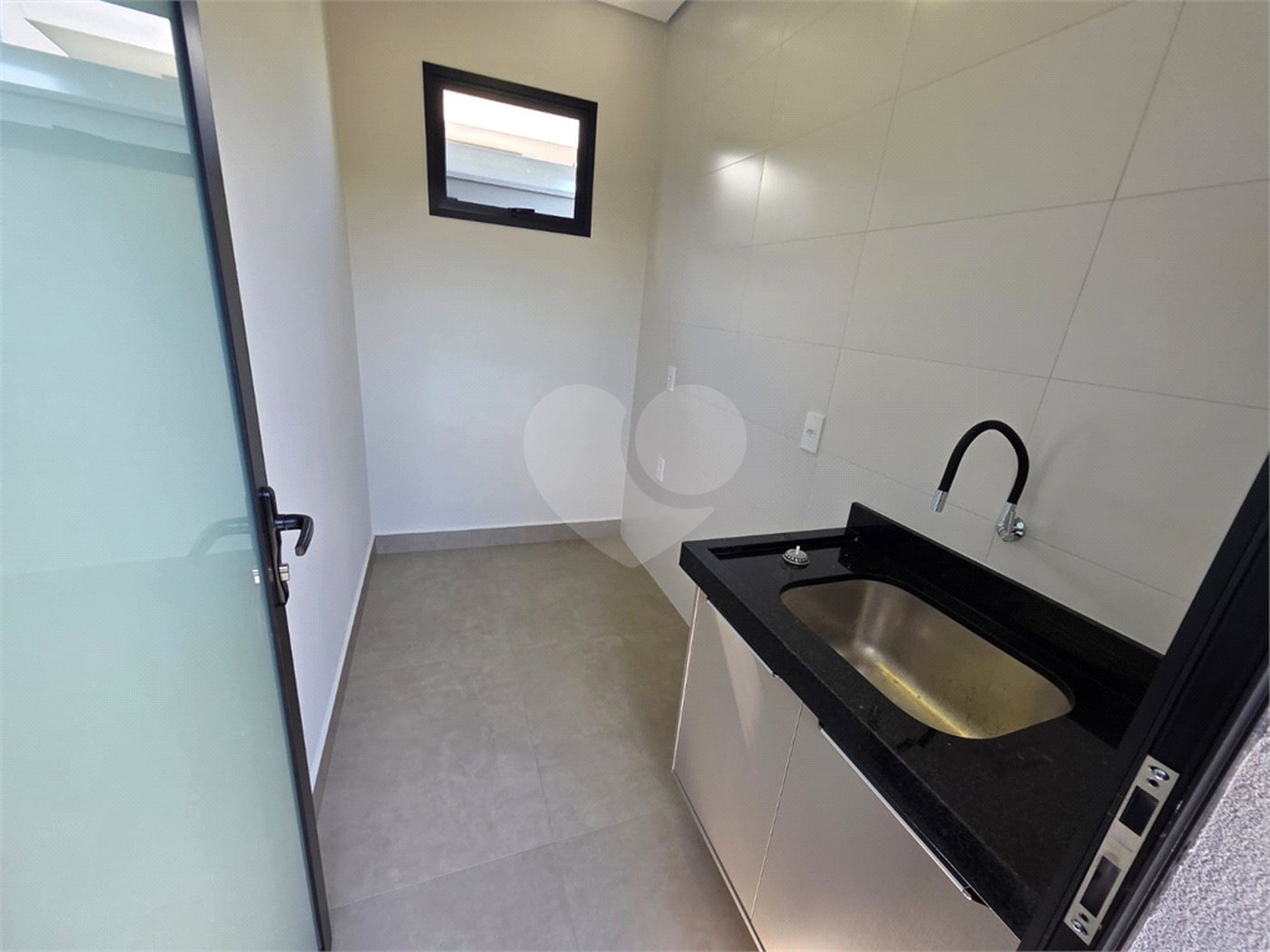 Casa térrea 3 dormitórios 1 suíte Residencial Villeneuve.