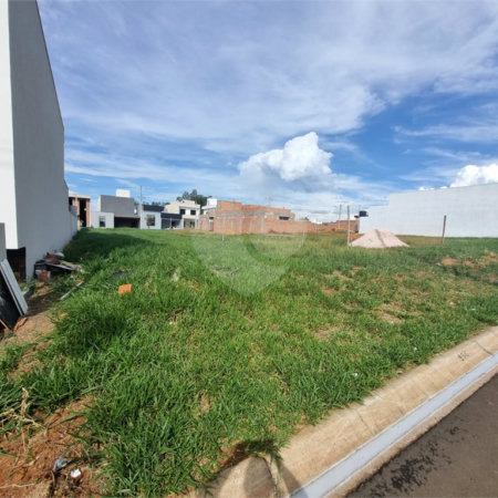 Terreno à Venda no Condomínio Villeneuve 10X24– Oportunidade Imperdível!